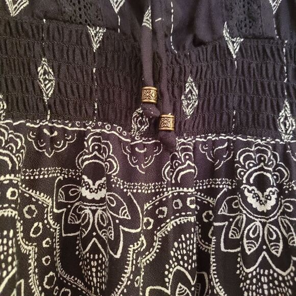 American Rag Juniors Smocked Sleeveless Rayon Top - Picture 6 of 8